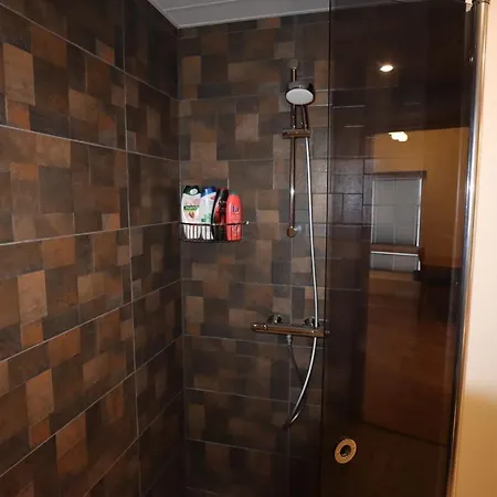 Aatrium Kinnisvara Kristalli Str Lounakeskuse Laehistel *